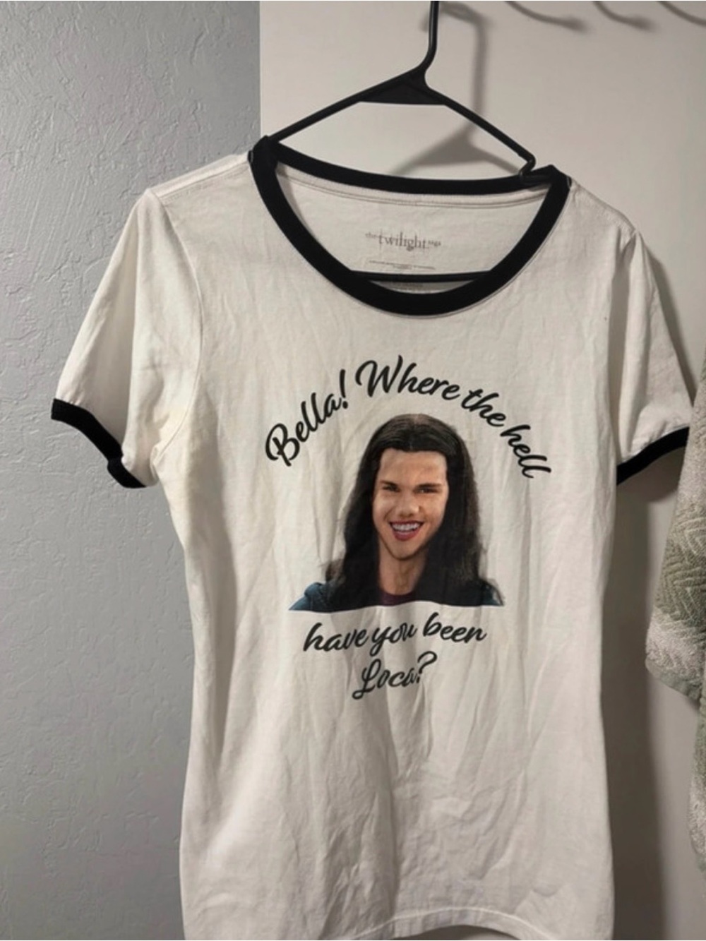 Twilight Jacob/Bella Graphic Tee in White/Black size L
